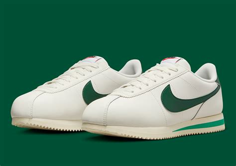 Nike Cortez. Nike DE